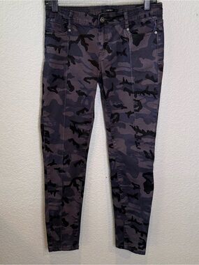 Gray & Black Camo Skinny Pants by Forever 21